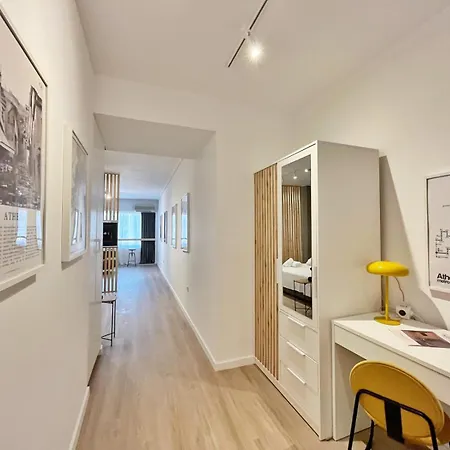 Benaki 8 *